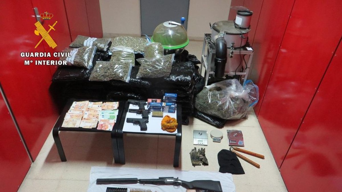 Material incautado.-GUARDIA CIVIL