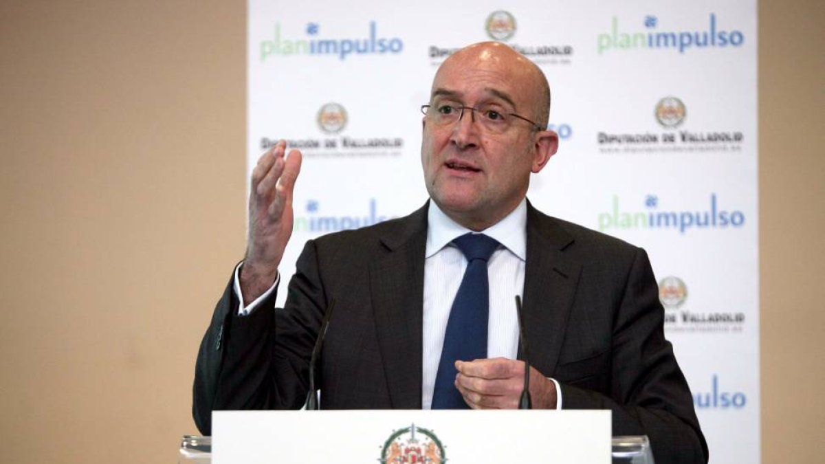 El presidente de la Diputación de Valladolid, Jesús Julio Carnero-Ical
