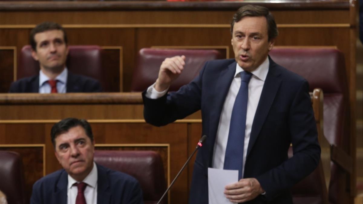 Rafael Hernando, portavoz del Partido Popular, durante su intervención. /-DAVID CASTRO