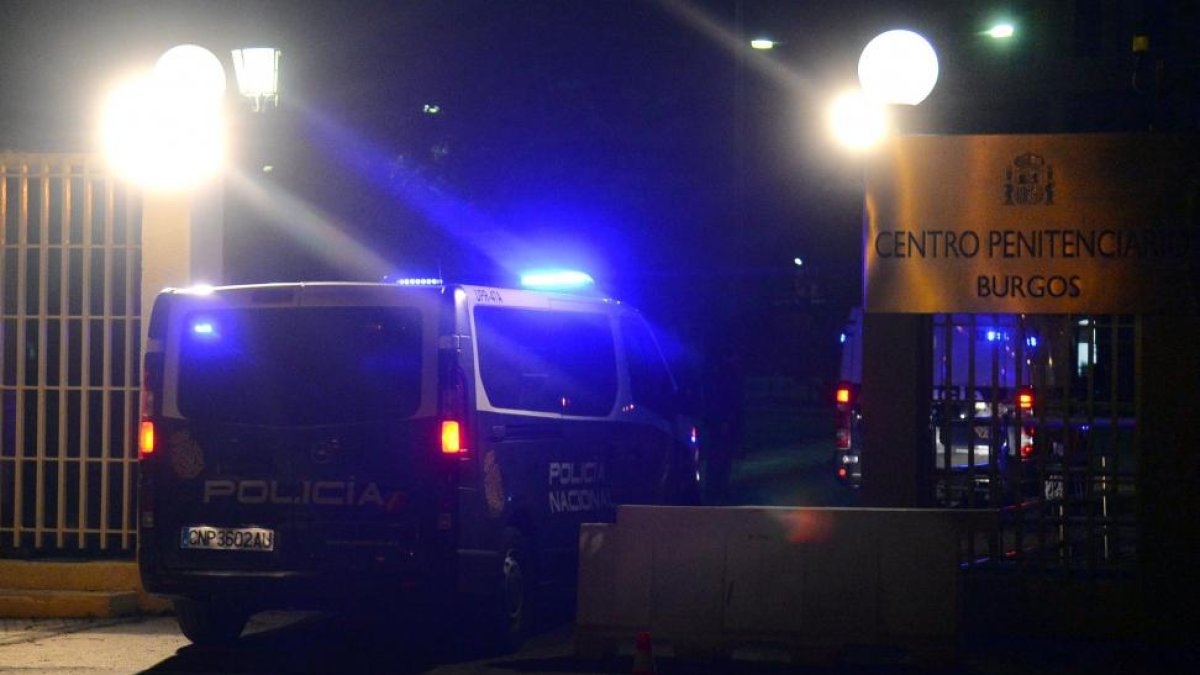 LLegada de los tres detenidos por el caso de abuso sexual en Aranda de Duero a la carcel de Burgos-RICARDO ORDÓÑEZ / ICAL