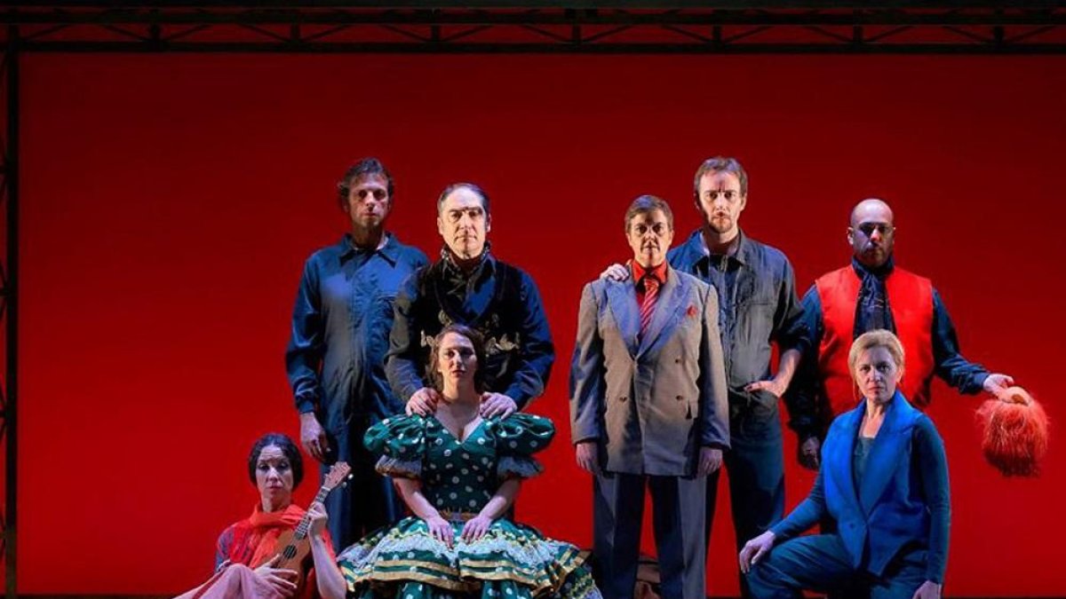 Alfonso Leal, en el centro de la imagen, con el resto del elenco de ‘No me olvides’.-E.M.