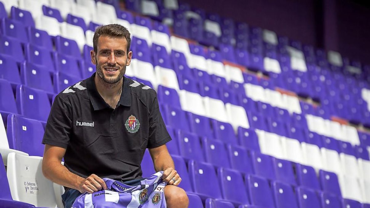 Kiko Olivas, durante su presentación en Zorrilla.-MIGUEL ÁNGEL SANTOS