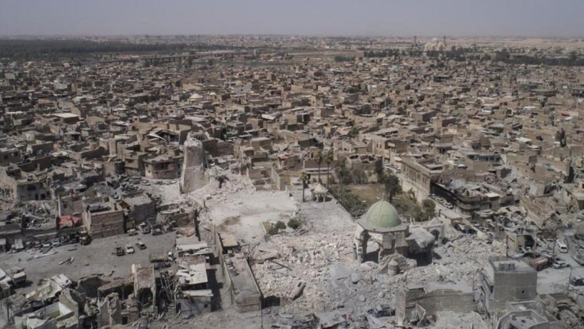 Vista aérea de Mosul tras la reconquista.-FELIPE DANA / AP
