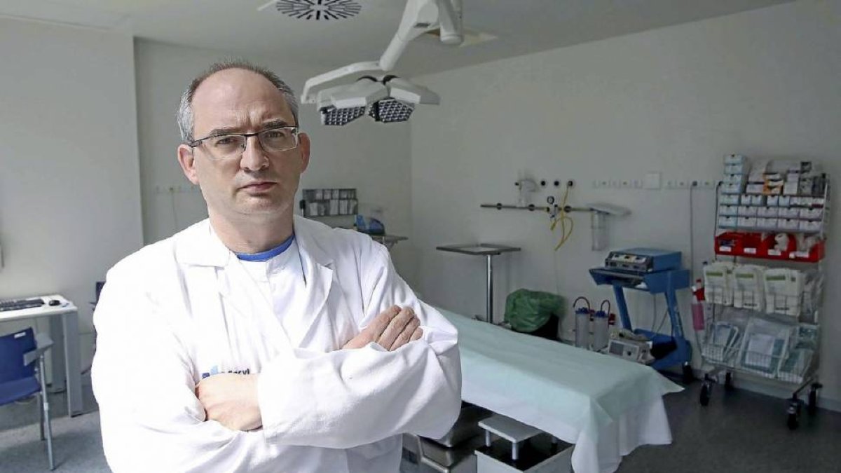 El jefe de sección de la Unidad del Dolor del Río Hortega, Enrique Ortega.-ICAL
