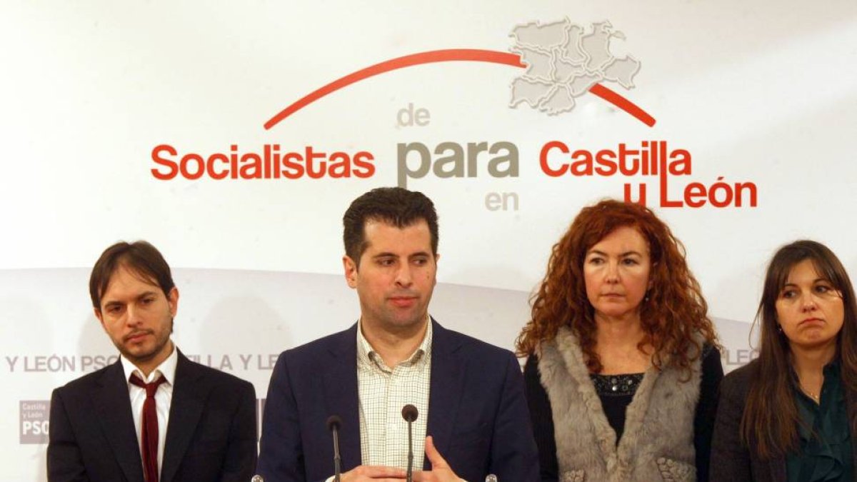 El secretario autonómico del PSOE, Luis Tudanca, informa de la reunión mantenida con las asociaciones de autónomos de Castilla y León que forman la Mesa de Autónomos-Ical