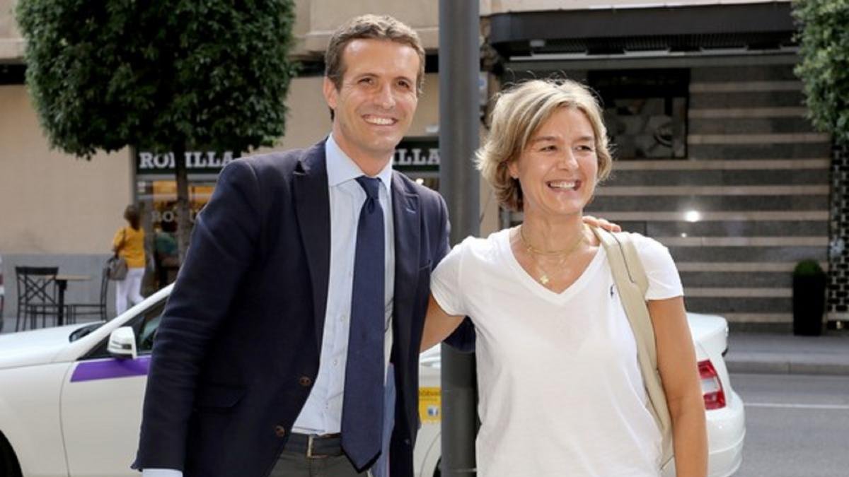 Pablo Casado mantiene un encuentro con compromisarios del PP que asistirán al Congreso Nacional. Junto a él, Isabel García Tejerina-Leticia Pérez / ICAL