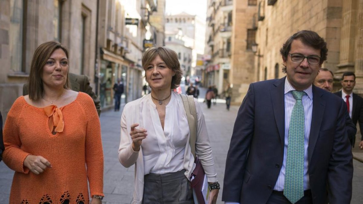 La ministra de agricultura Isabel García Tejerina participa en un foro en Salamanca sobre el ibérico.-ICAL