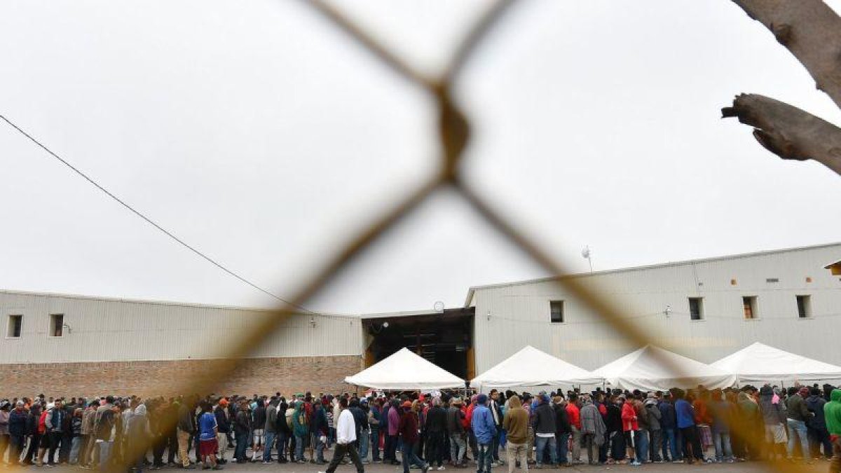 Miles de migrantes centroamericanos han llegado a la frontera de México con los EEUU.-EFE