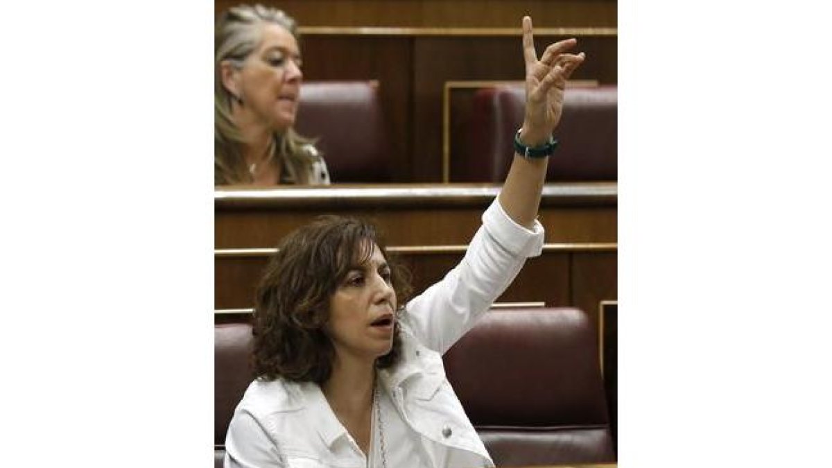 La diputada de UPD Irene Lozano, en una sesión de Control al Ejecutivo, en el Congreso.-SERGIO BARRENECHEA