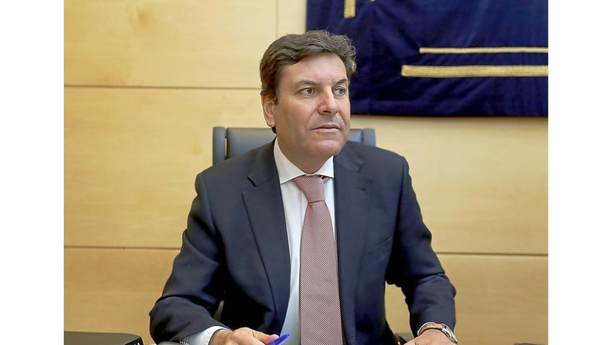 arlos Fernández Carriedo, ayer, en la comisión de Economía de las Cortes-ICAL