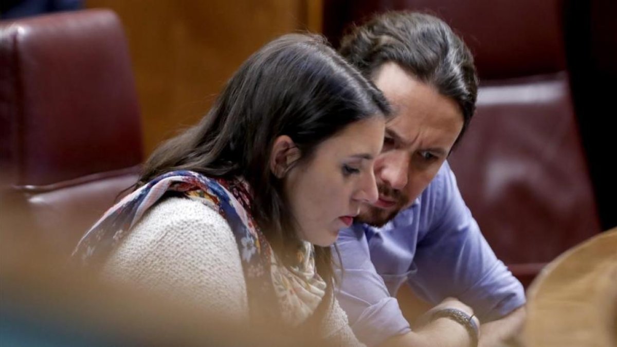 La portavoz parlamentaria en el Congreso, Irene Montero, y el secretario general, Pablo Iglesias, el pasado 21 de mayo, en el Congreso.-EFE