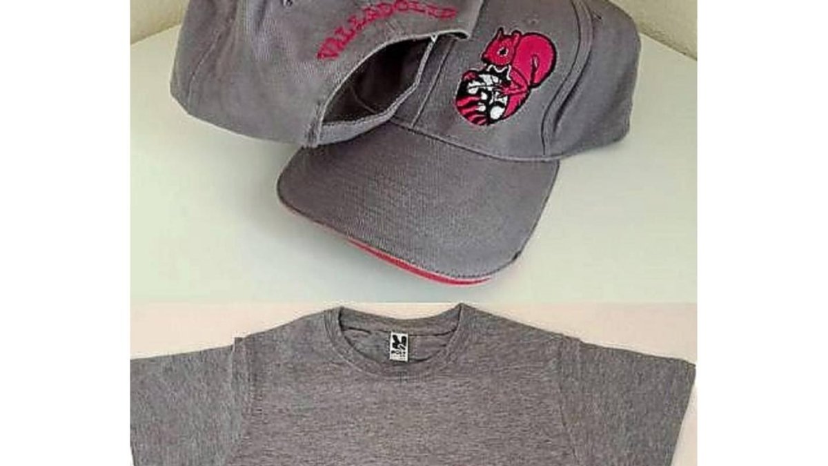 Las 'Ardillas' ya tienen su línea de productos, en la imagen una camiseta y gorras de la línea de El Ciudad de Valladolid.-twitter
