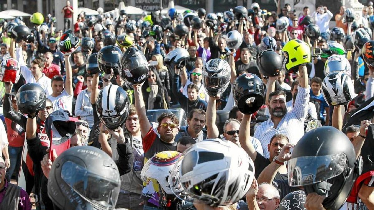 Asistentes a la concentración celebrada el pasado sábado en Valladolid-J.M.Lostau