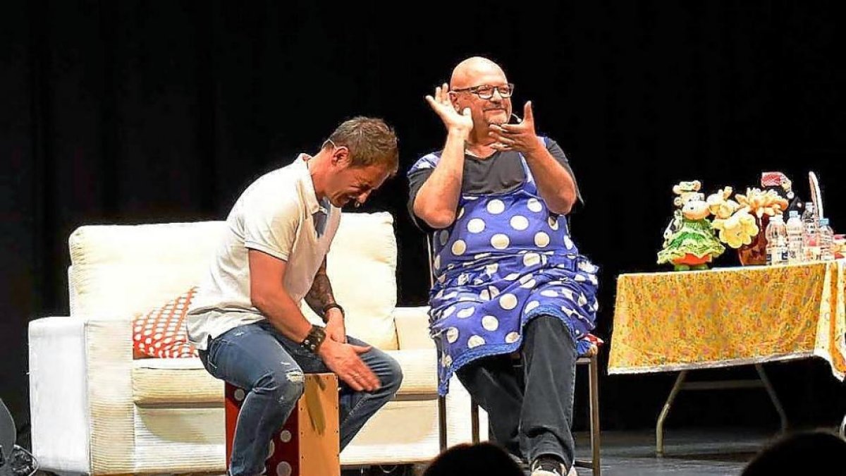 Javier Vallespín y Manolo Medina en una escena de ‘Qué mala suerte tengo pa tó’.-EM