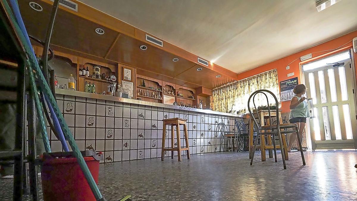 Bar de Castrillo en el que se produjo el tiroteo mortal.-MIGUEL ÁNGEL SANTOS / PHOTOGENIC