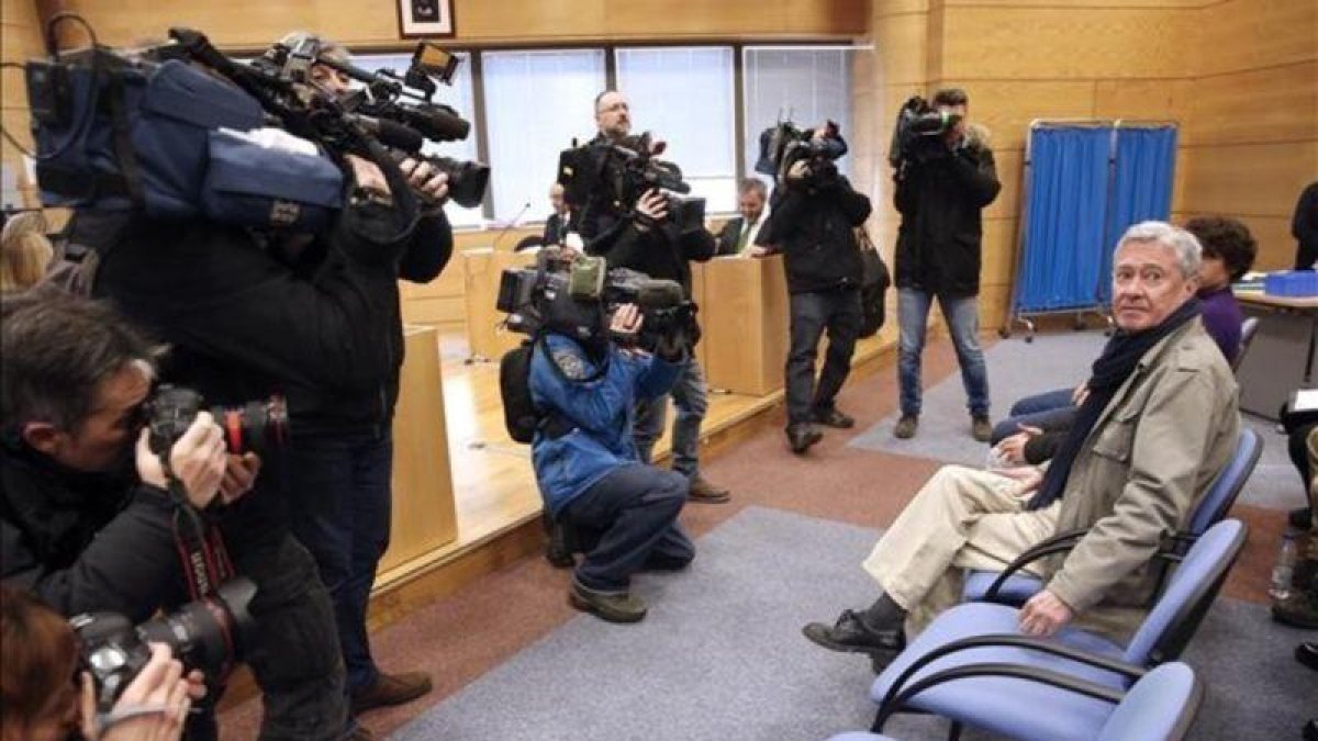 Jorge Verstrynge a su llegada al Juzgado de lo Penal 13 de Madrid, el pasado 24 de enero.-EFE / JAVIER LIZÓN