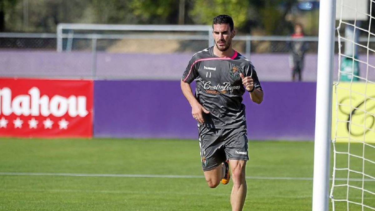 Alfaro corriendo ayer.-Pablo Requejo