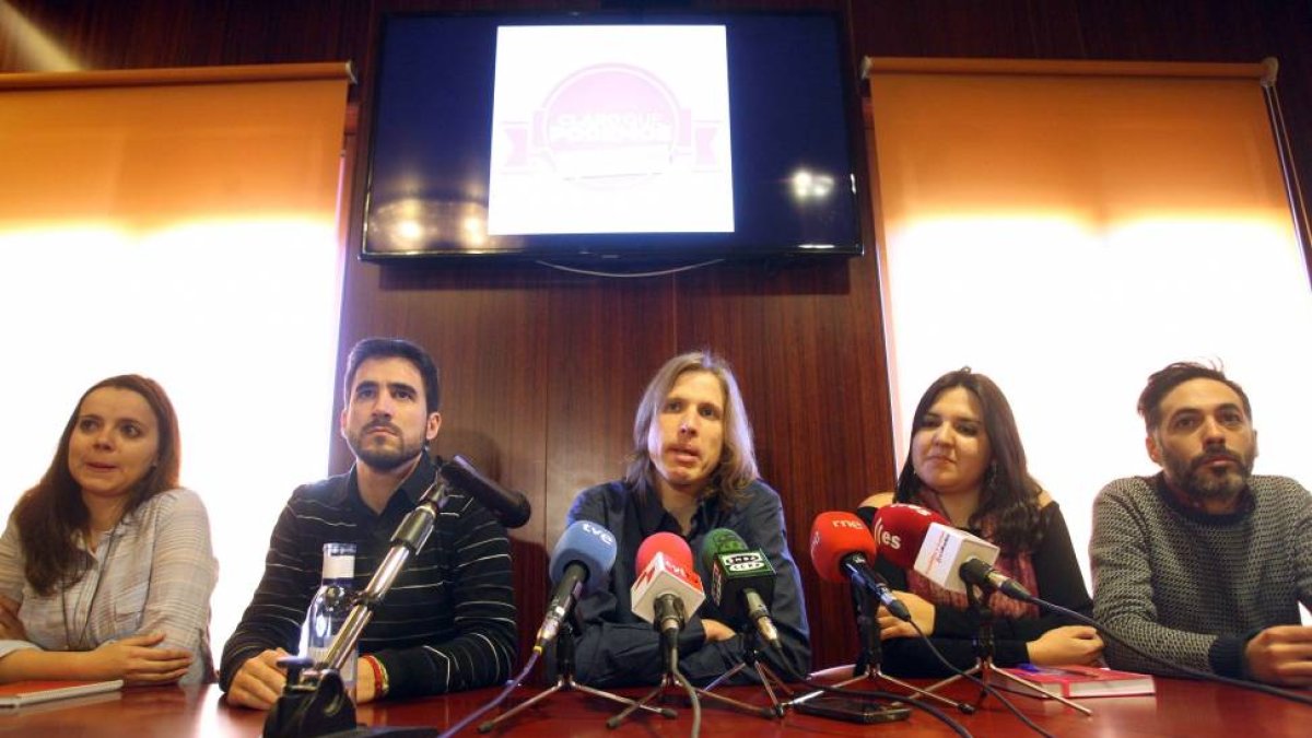 El leonés Pablo Fernández, del círculo 'Claro que Podemos' (C), presenta en Valladolid su candidatura a la Secretaría General de Podemos en Castilla y León-Ical