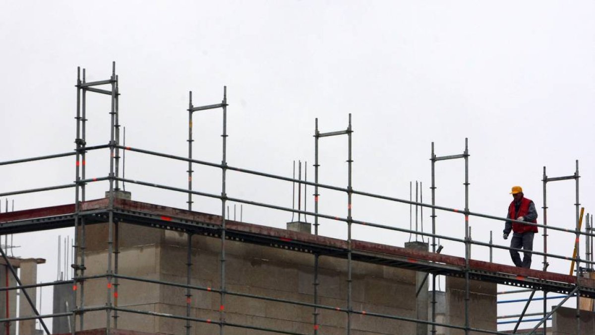 Edificio en construcción en Ponferrada (León)-Ical