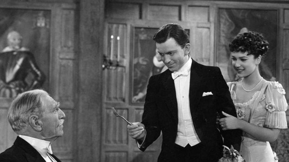 Harry Faversham entrega la cuarta pluma nada menos que a su temible suegro, en Las cuatro plumas.-EL PERIÓDICO