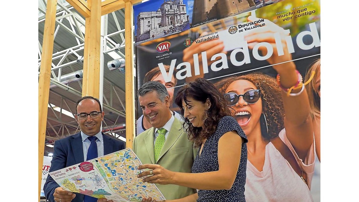 Presentación oficial del estánd conjunto de la Diputación y el Ayuntamiento en la Feria de Muestras.-EL MUNDO