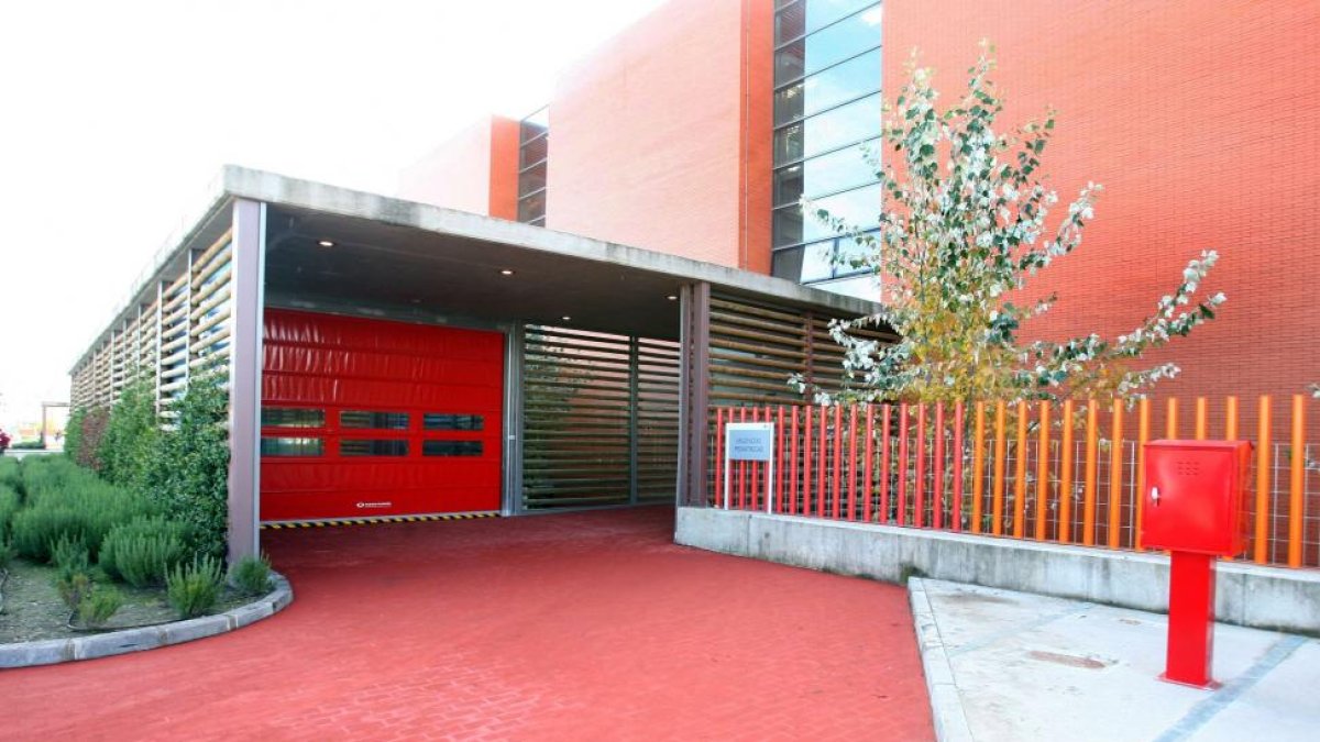 Entrada a Urgencias en el Hospital Universitario Río Hortega de Valladolid.-ICAL