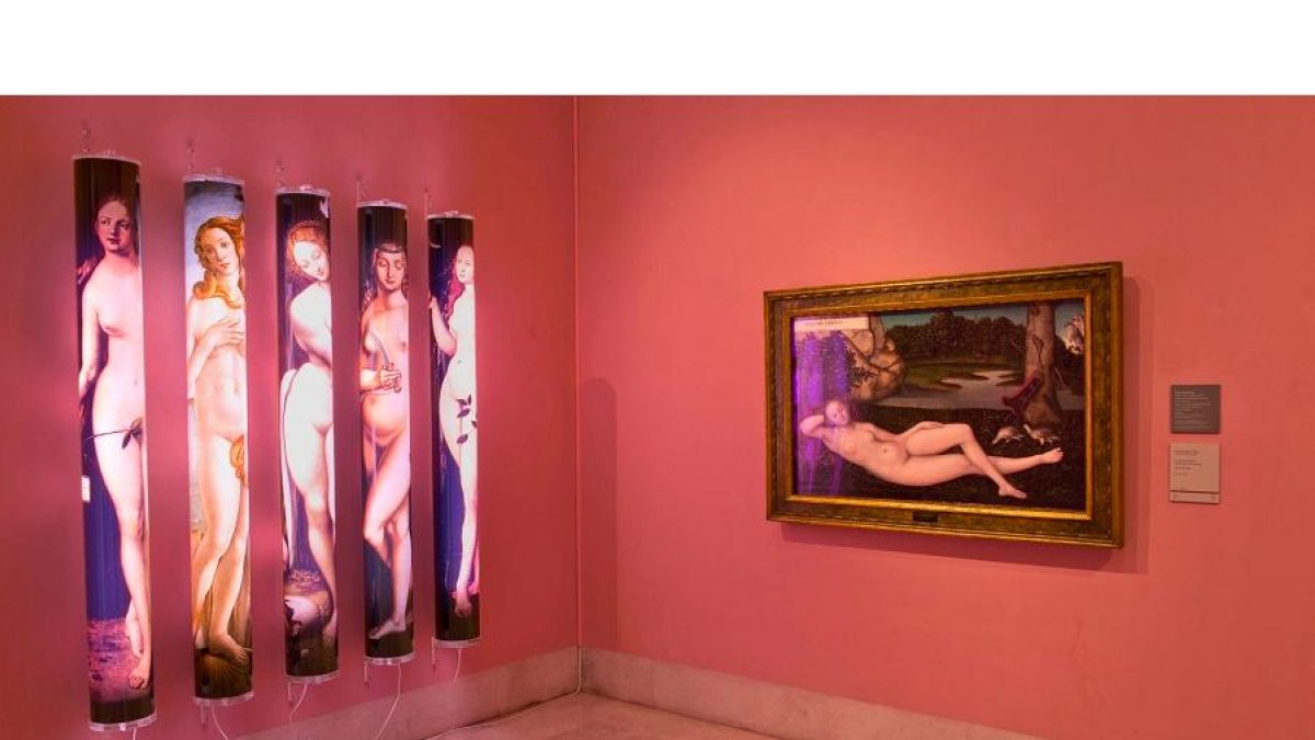 A la izquierda, ‘Evas, venus, Leda y Judit’ de Navares, en el Thyssen