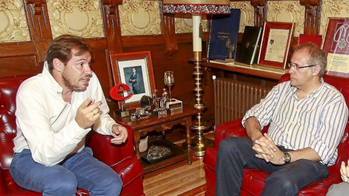Antonio Martínez Bermejo y Óscar Puente en una imagen de archivo.-J. M. Lostau