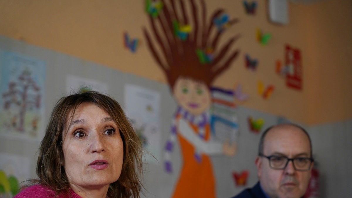 Rocío Lucas, consejera de educación, presenta las nuevas medidas de reforma y sustitución de los centros. ICAL