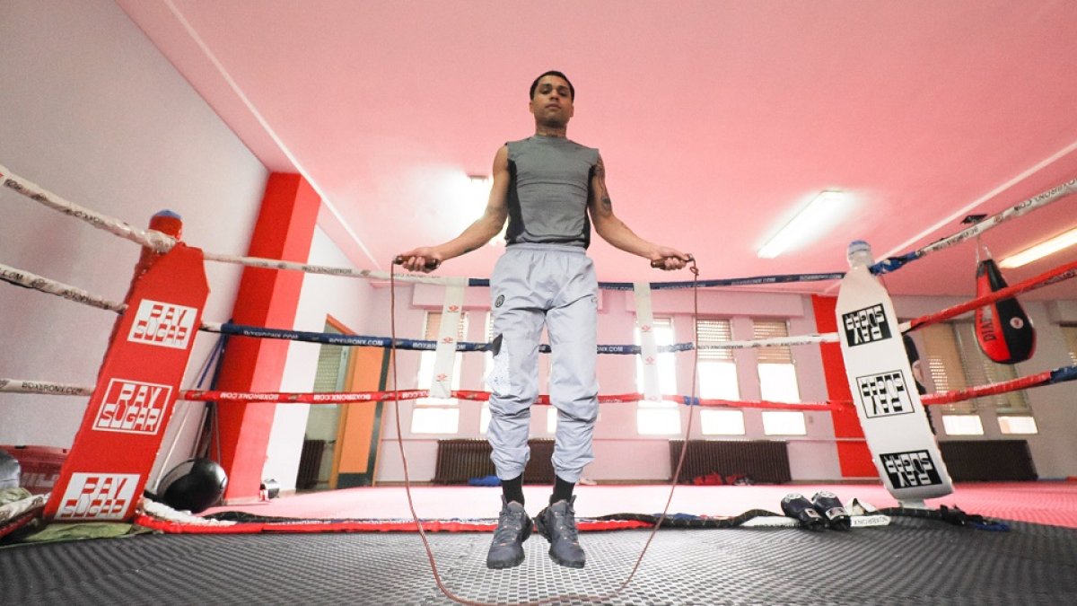 Salvi Jiménez, entrenando antes del combate que iba a disputar este viernes en Valladolid. / PHOTOGENIC