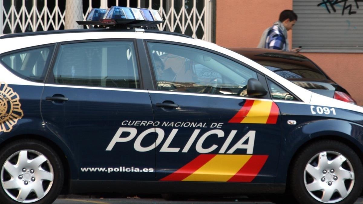 Un vehículo de la Policía Nacional patrullando.-