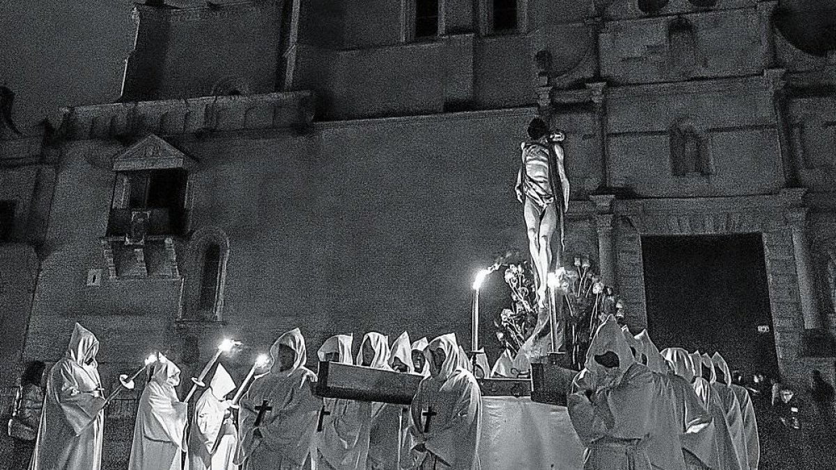 Primer premio: ‘Fervor en la noche’, de Ángel Pérez González.-EL MUNDO