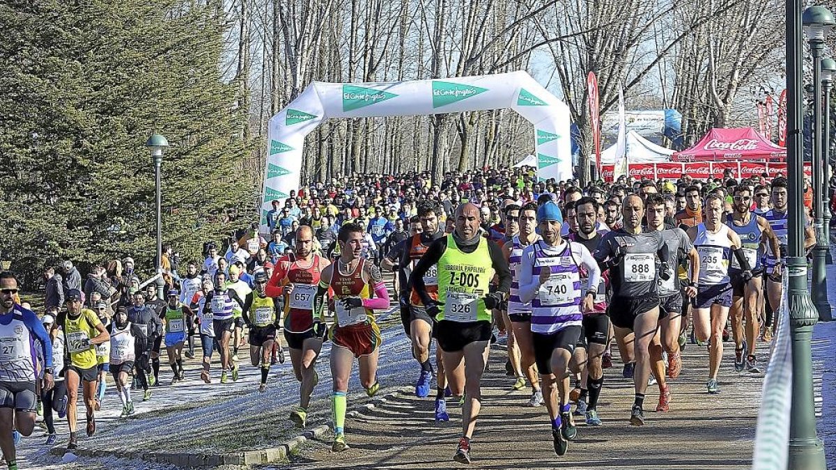 Salida de la edición del pasado año del Cross de las Doce Uvas.-PABLO REQUEJO