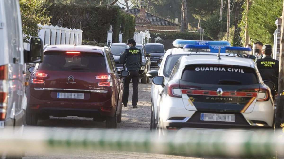 La Guardia Civil, en una imagen de archivo, durante el registro de la casa de Óscar S. M.-E. M.