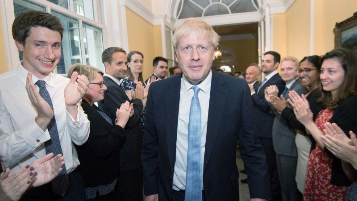 Boris Johnson, nuevo primer ministro británico tras ser investido por la reina.-EFE