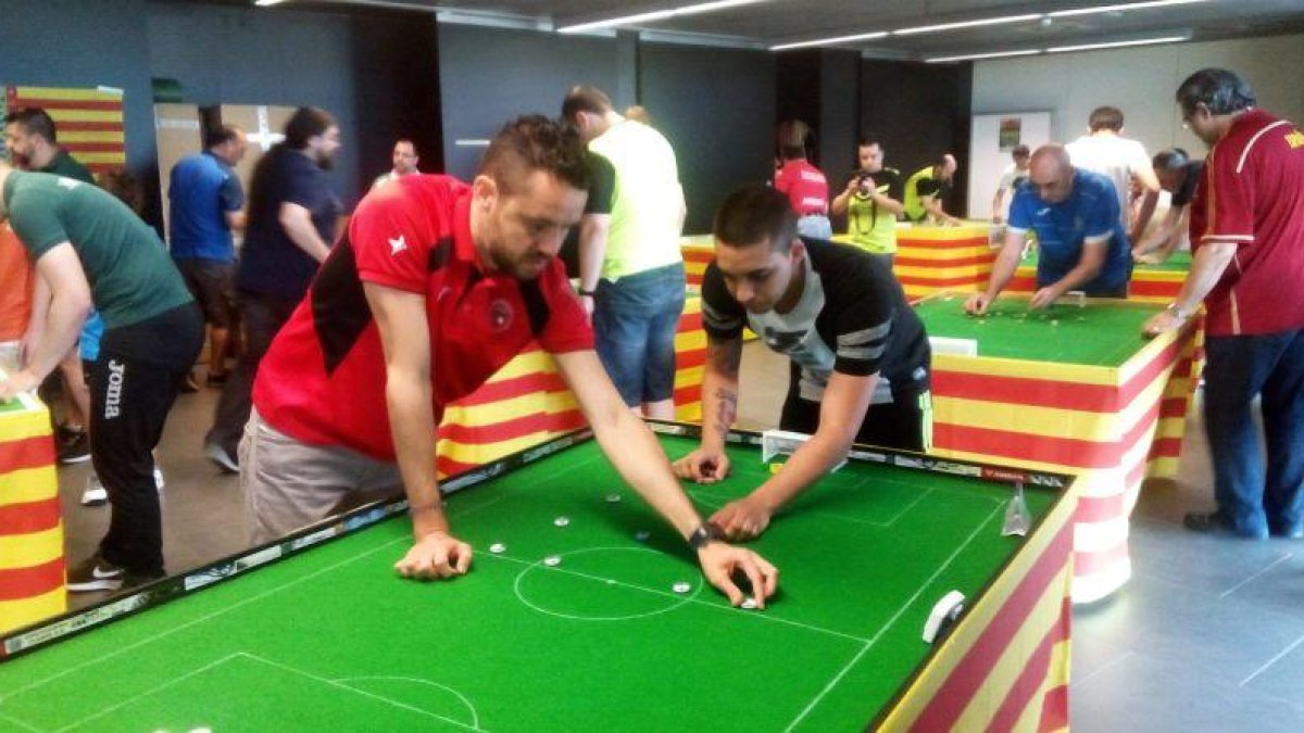 Competición de Futbolchapas-SERVICIO ESPECIAL