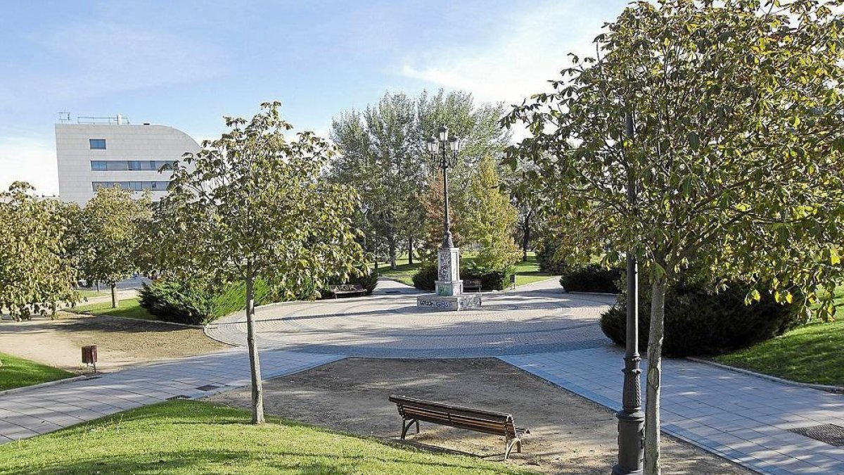 Imagen del parque situado en los alrededores de Vallsur.-J.M. LOSTAU