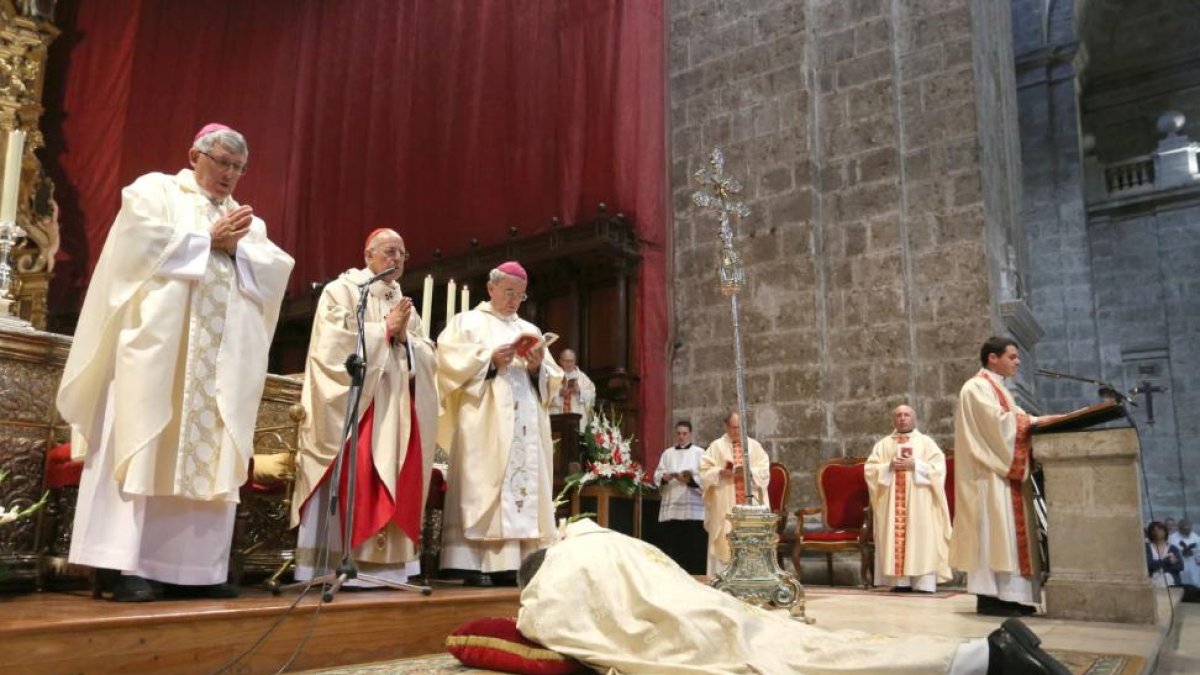 Eucaristía de ordenación episcopal de Luis Javier Argüello García como obispo auxiliar de Valladolid.-ICAL