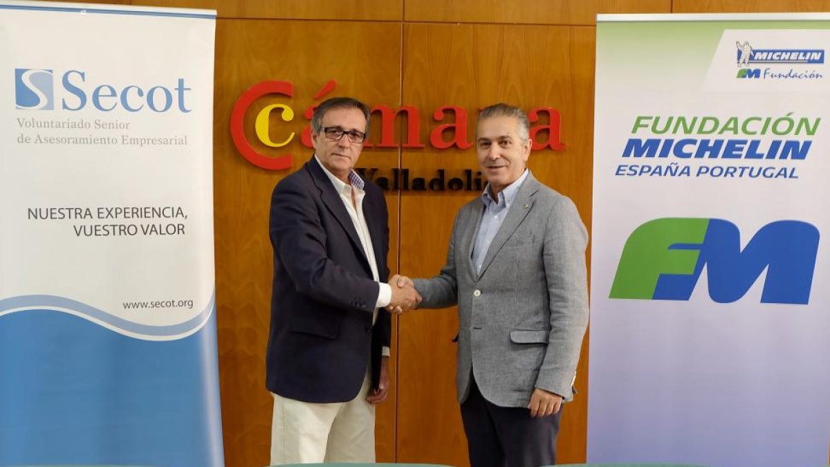 Imagen de la firma del acuerdo.-ICAL