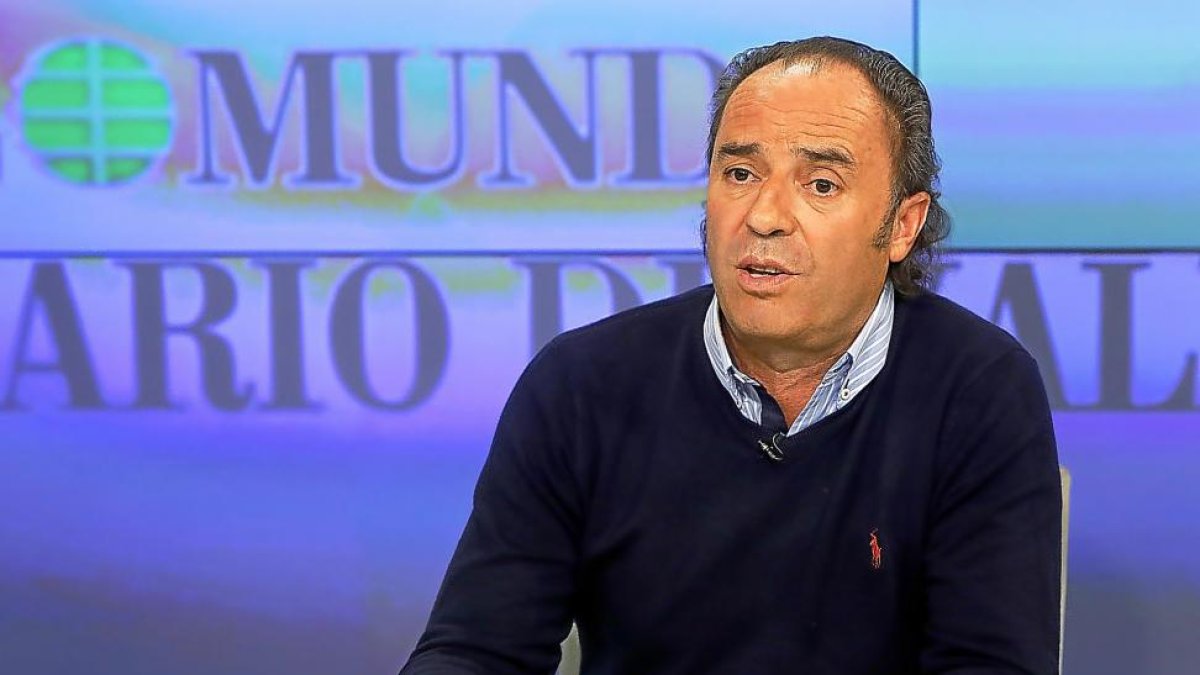 Juan Ramón Alonso durante ‘La Quinta Esquina’, programa emitido en La 8 de Valladolid.-J.M.LOSTAU