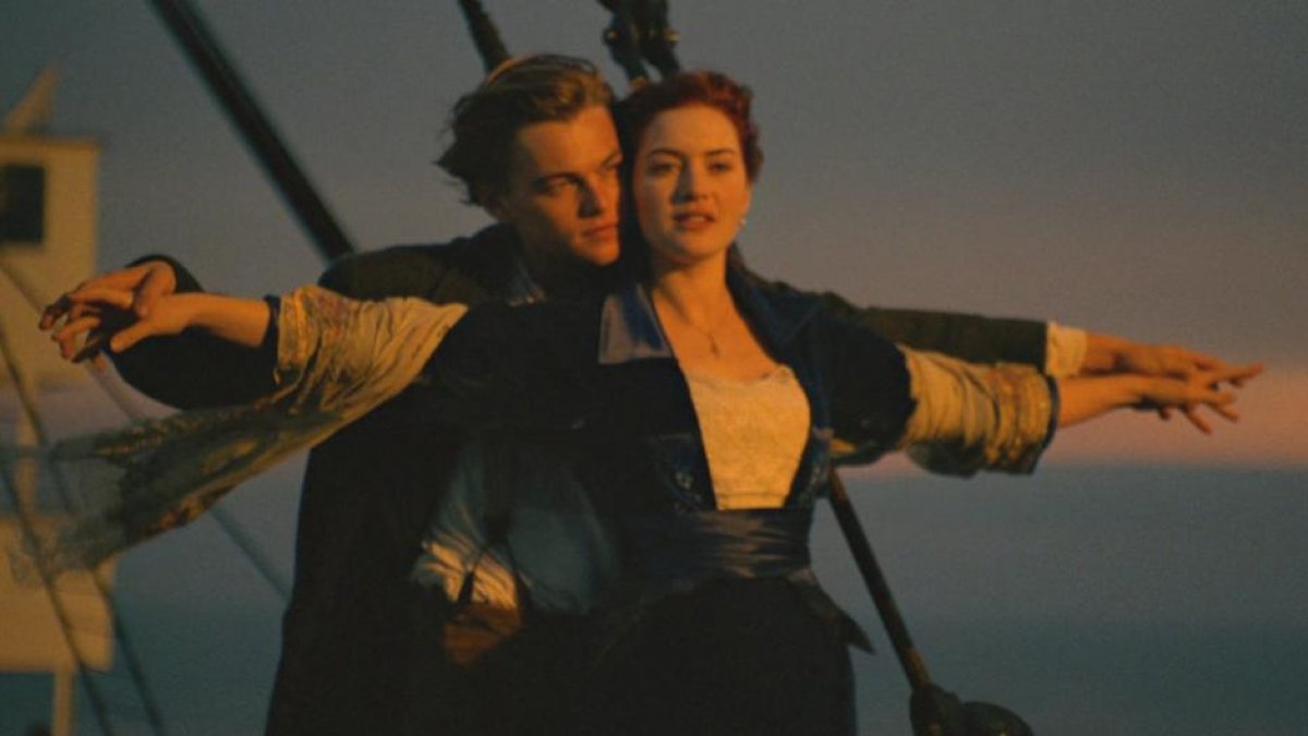 Leonardo DiCaprio y Kate Winslet en una escena de 'TItanic'.-