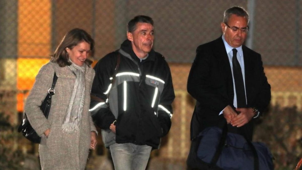 Ignacio González a su salida de la cárcel de Soto del Real.-KIKO HUESCA