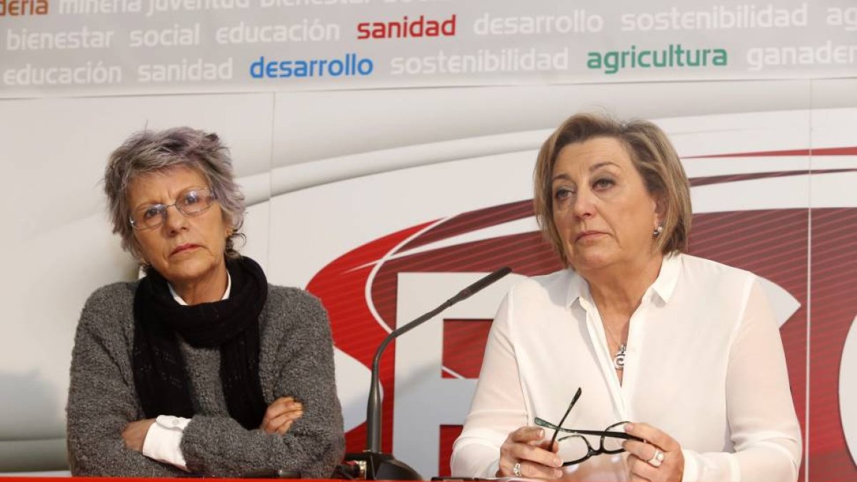 Las secretarias autonómica y provincial de Sanidad del PSOE, Isabel Fernández Marassa (D) y Concepción Ramos (I), hacen balance de las políticas de la Junta en materia sanitaria a lo largo de esta legislatura-Ical