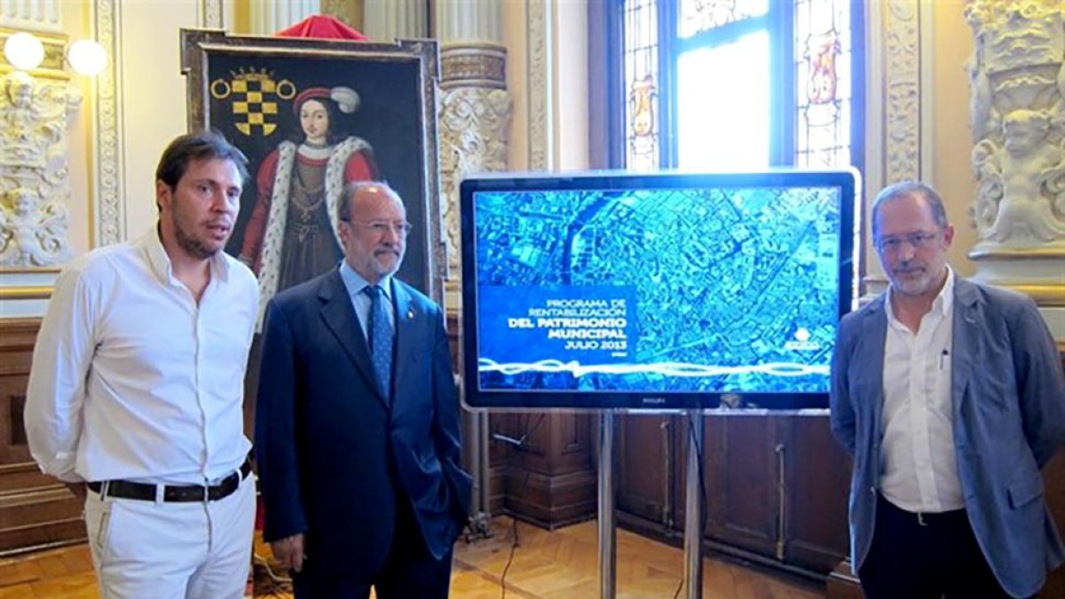 Puente, De la Riva y Saravia, en julio de 2013 cuando presentaron el primer proyecto.-E. M.