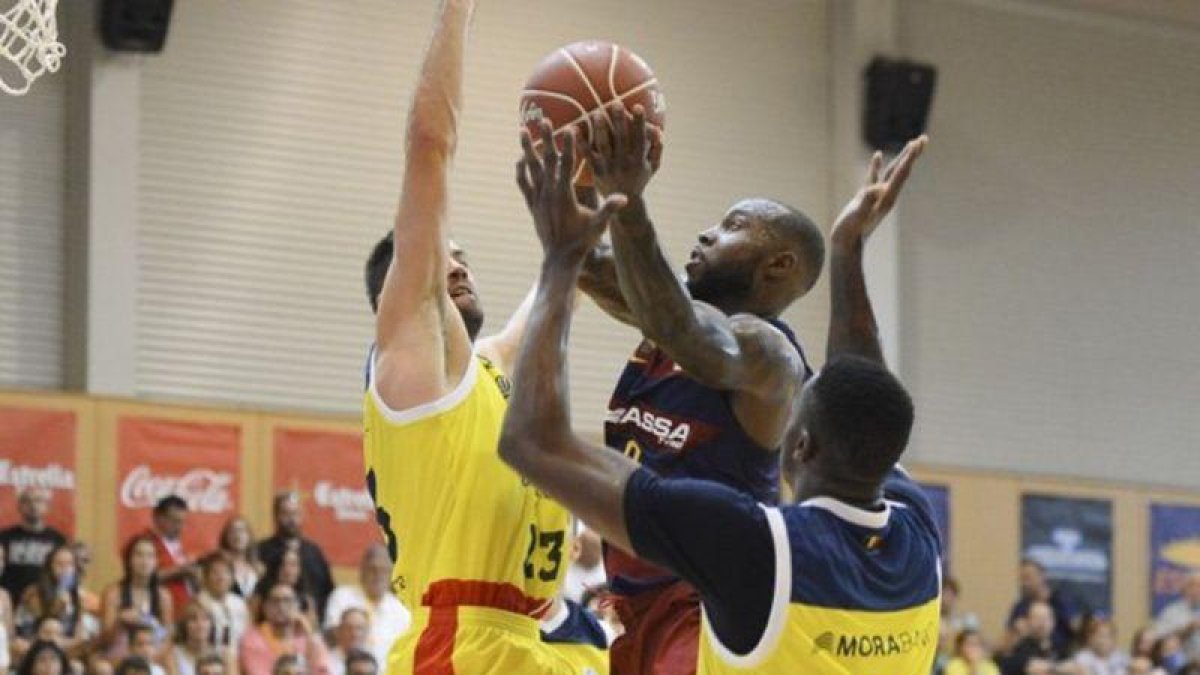 El jugador del Barça, Tyrese Rice, en una acción del amistoso de ayer ante el MoraBanc Andorra.-@ACBCOM