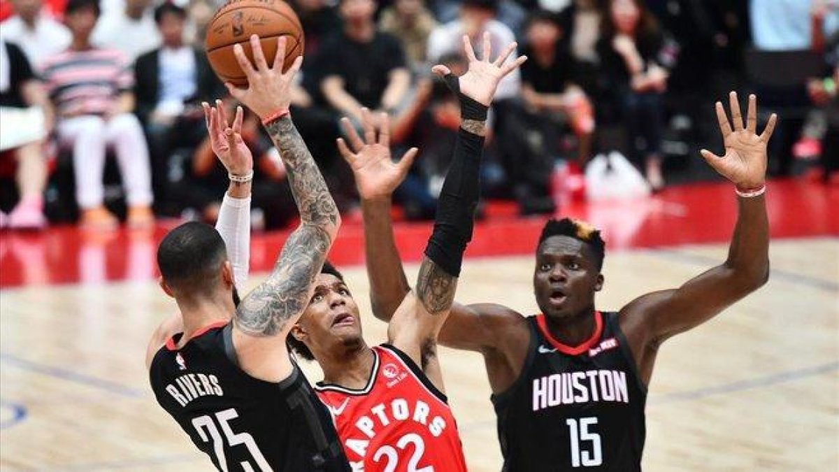 Un momento del partido de pretemporada en Tokio entre Toronto y Houston.-