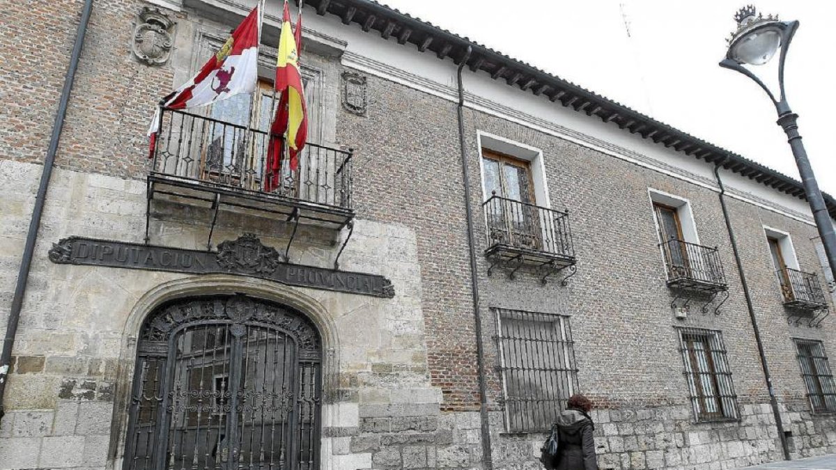 Fachada del Palacio de Pimentel, sede de la Diputación.-EL MUNDO