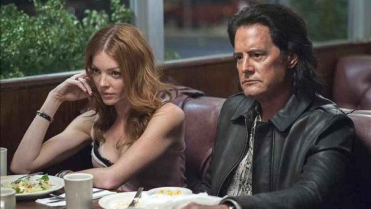 Nicole LaLiberte y Kyle MacLachlan, en lo nuevo de 'Twin Peaks'.-SHOWTIME / SUZANNE TENNER