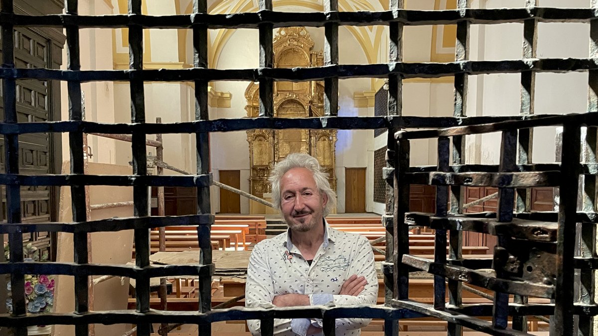 El artista y empresario Antonio Amens, en el Palacio de los Vivero de Fuensaldaña, Valladolid . -ARGICOMUNICACIÓN