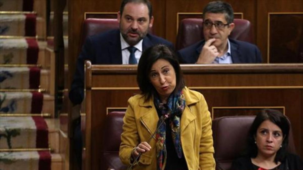 Margarita Robles, portavoz del PSOE, ayer en el pleno.-JUAN MANUEL PRATS